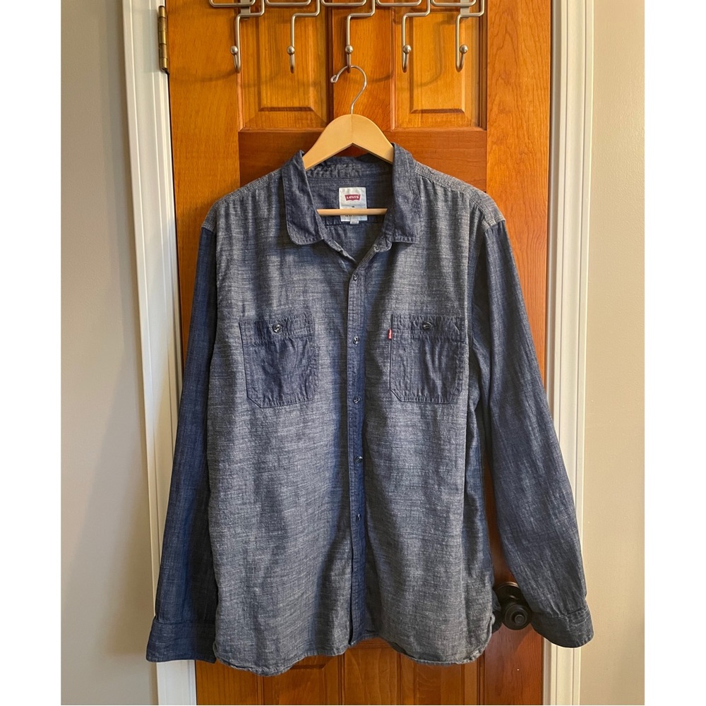 Levi’s Two Tone Chambray Denim Mens Button Down Shirt